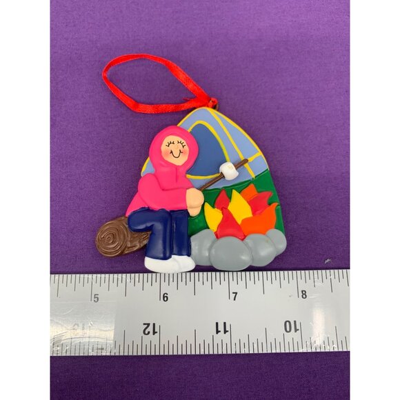 2016 Ornament Central Christmas Tree Hanger Campfire Girl Roasting Marshmallow - Picture 1 of 6